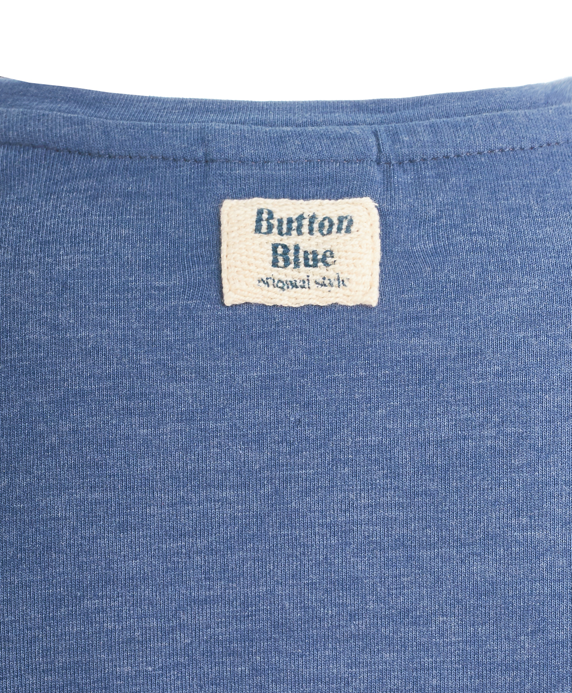 фото Синяя футболка с принтом button blue