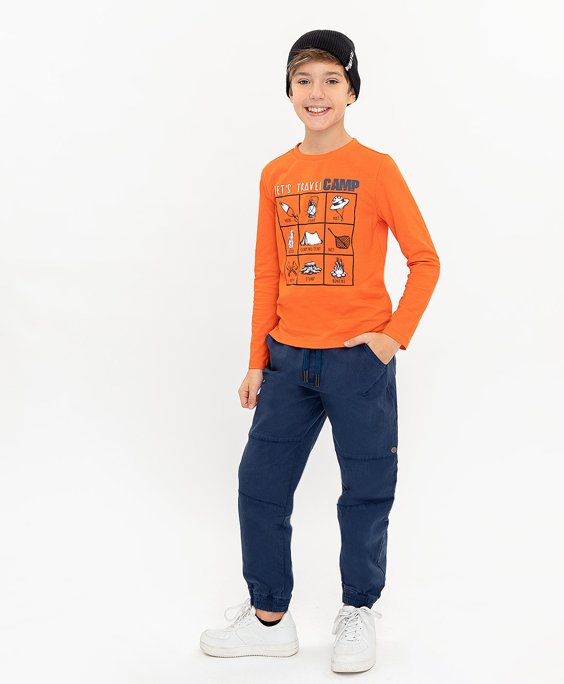 фото Оранжевая футболка с принтом button blue