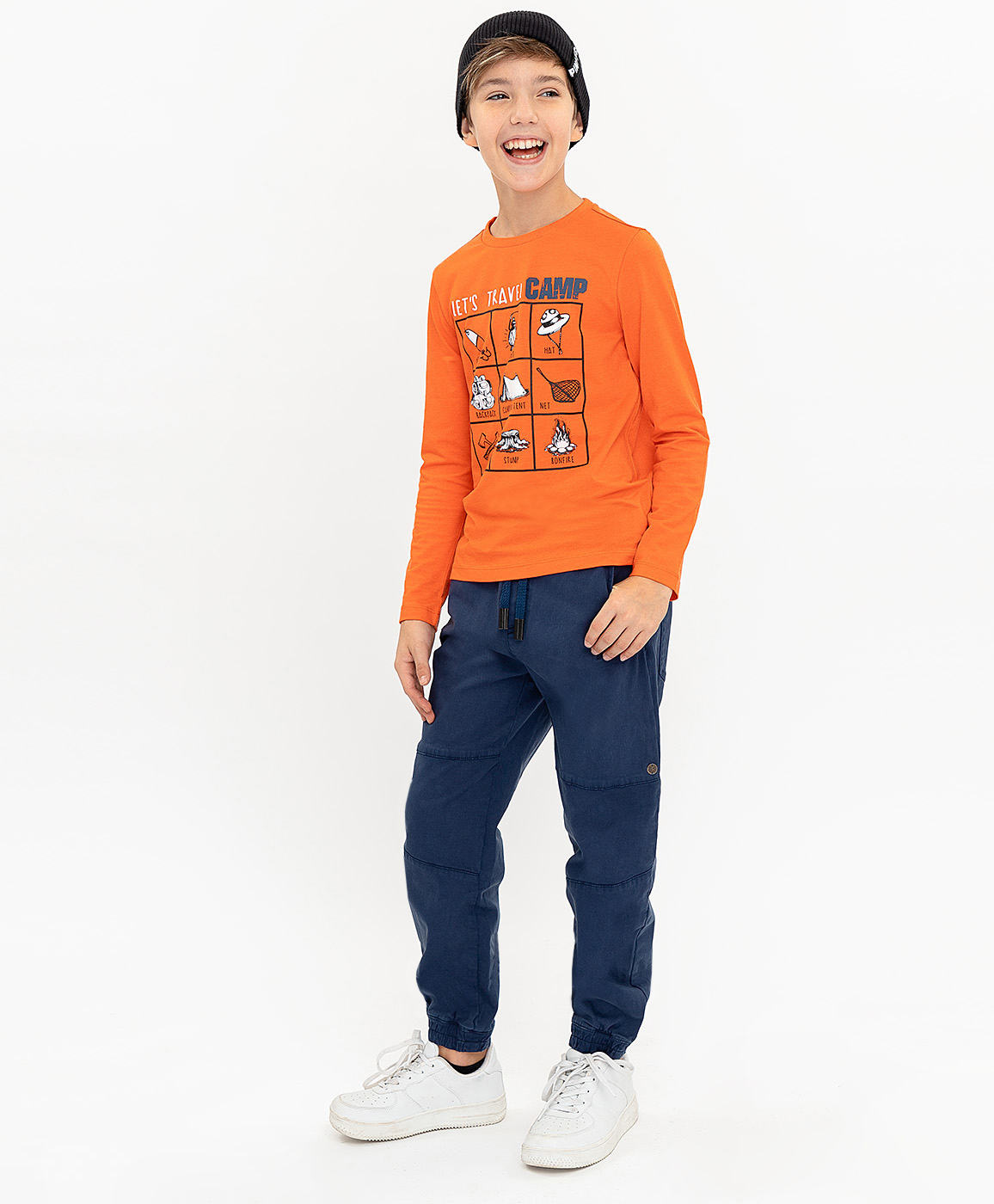 фото Оранжевая футболка с принтом button blue