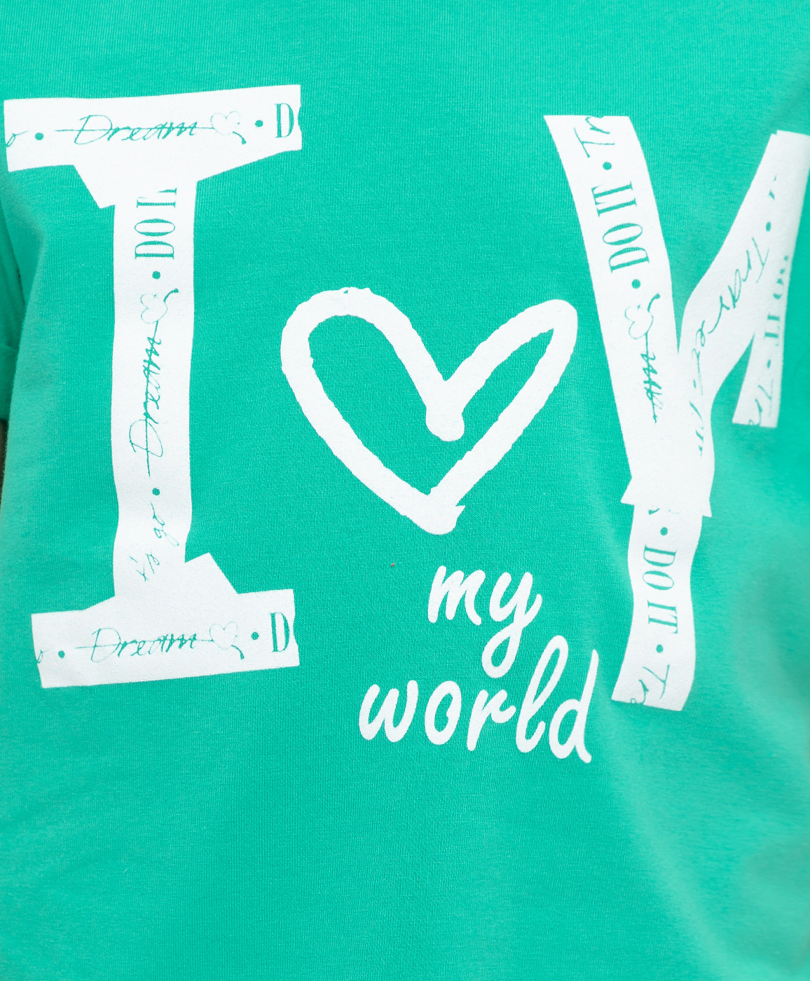 фото Зеленая футболка с принтом button blue