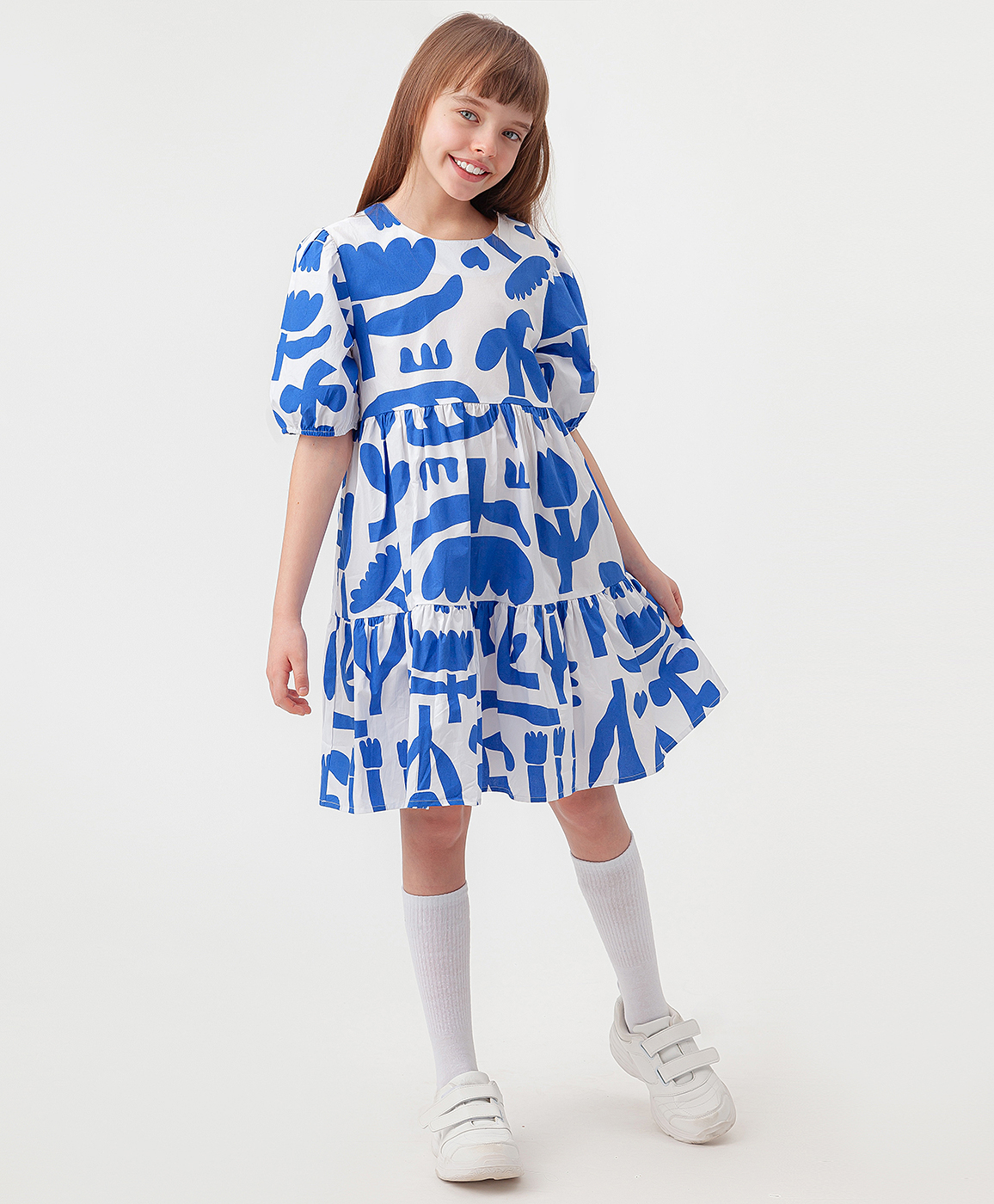 фото Платье из поплина с ярким цветочным принтом белое button blue