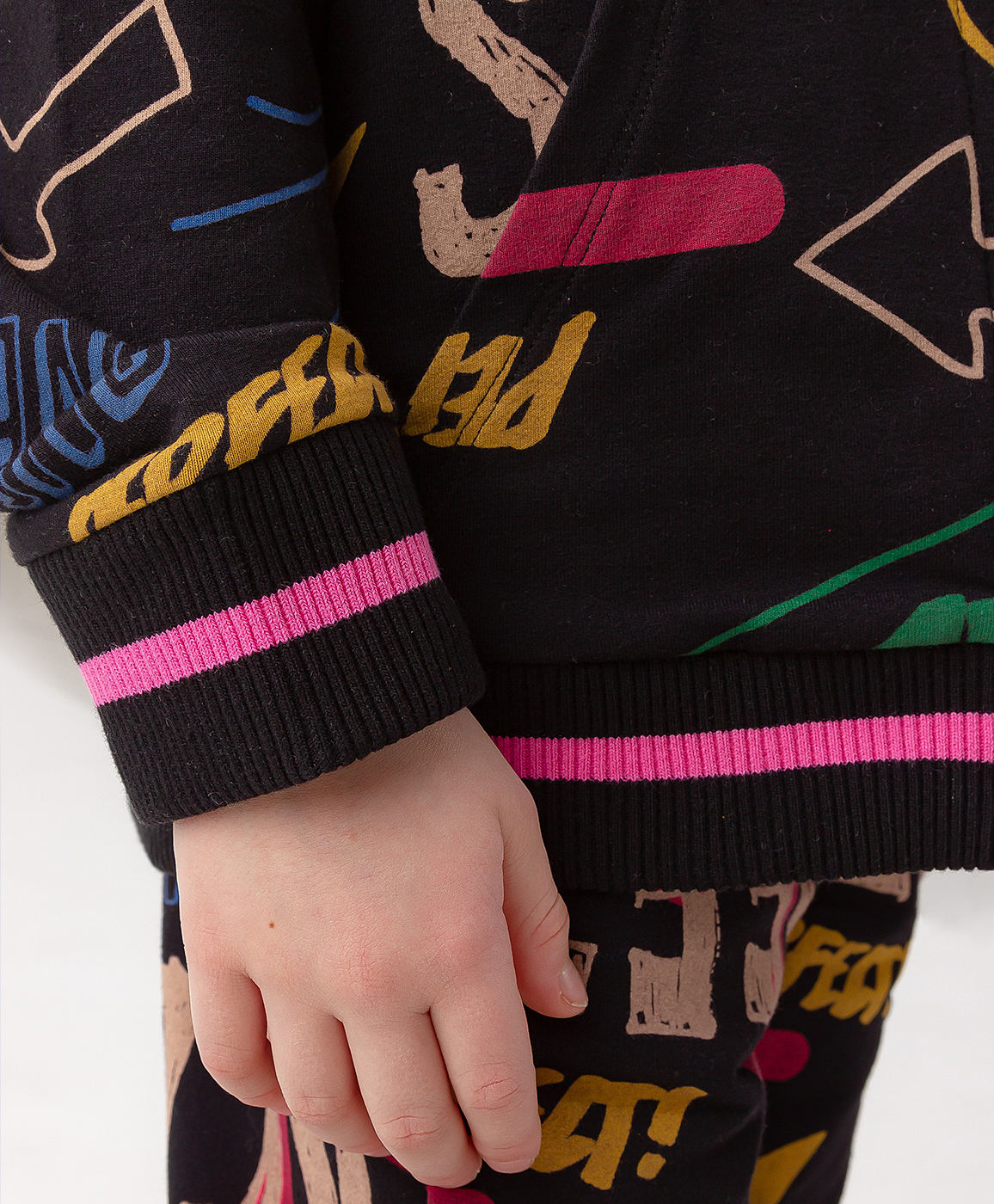 фото Толстовка трикотажная на молнии черная button blue