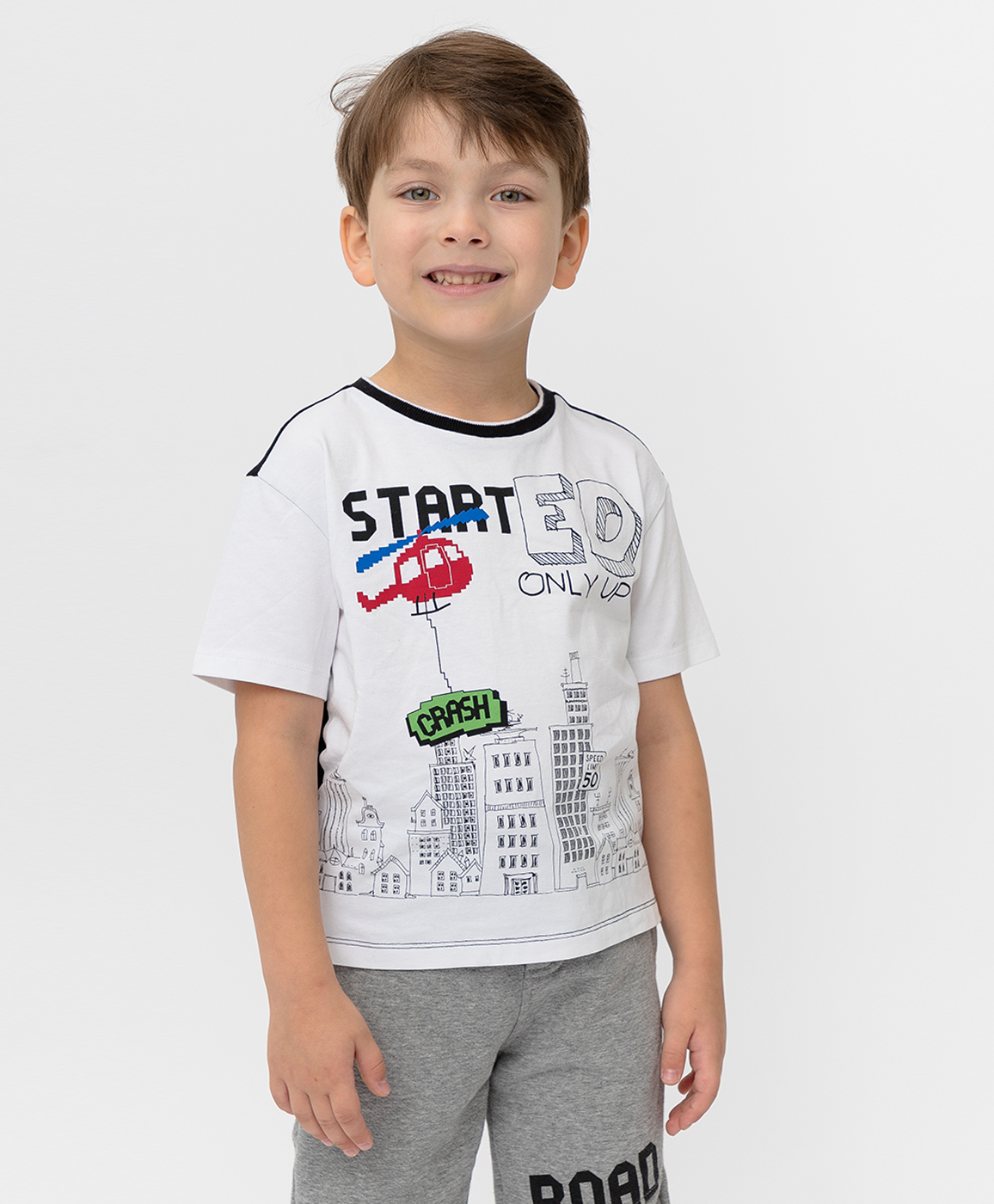 фото Черно-белая футболка с принтом button blue