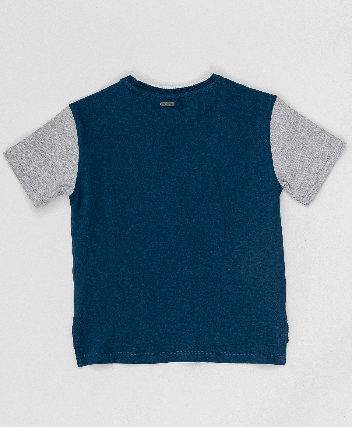 фото Серо-синяя футболка с принтом button blue