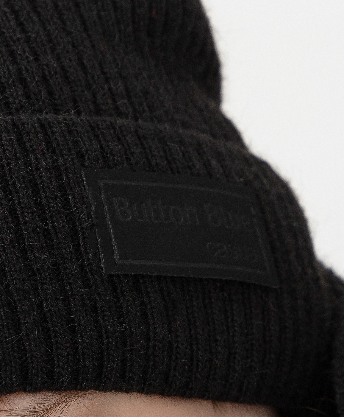 фото Шапка на подкладе черная button blue