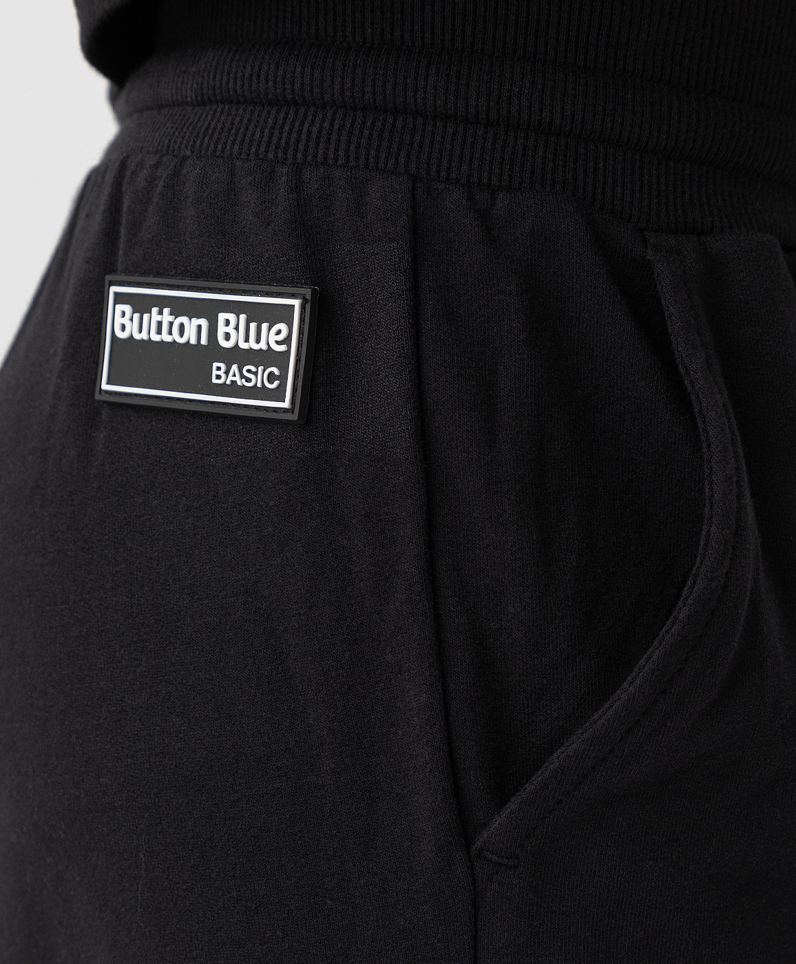 фото Брюки-джоггеры трикотажные черные button blue