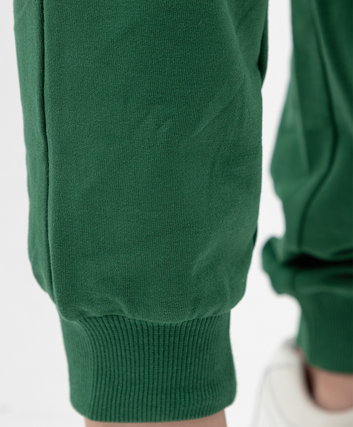 фото Брюки-джоггеры трикотажные зеленые button blue