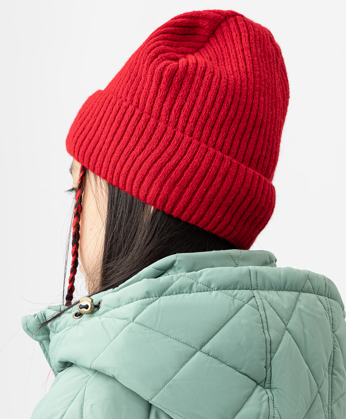 фото Шапка вязаная красная button blue