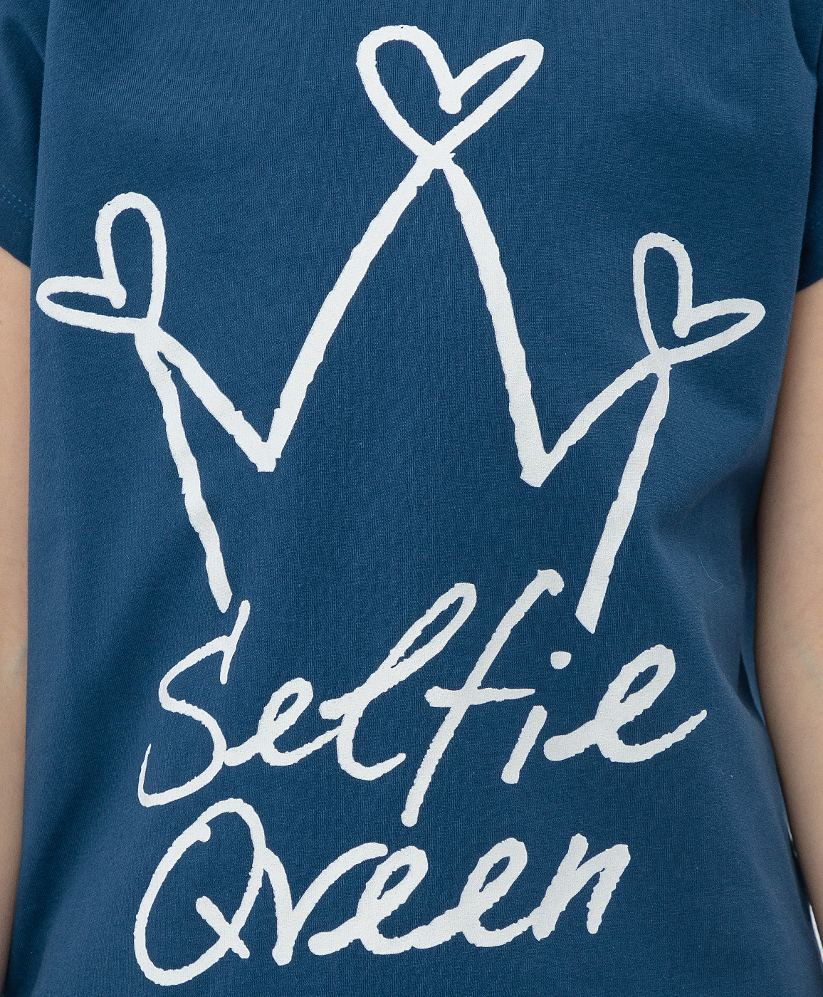 фото Синяя футболка с принтом button blue