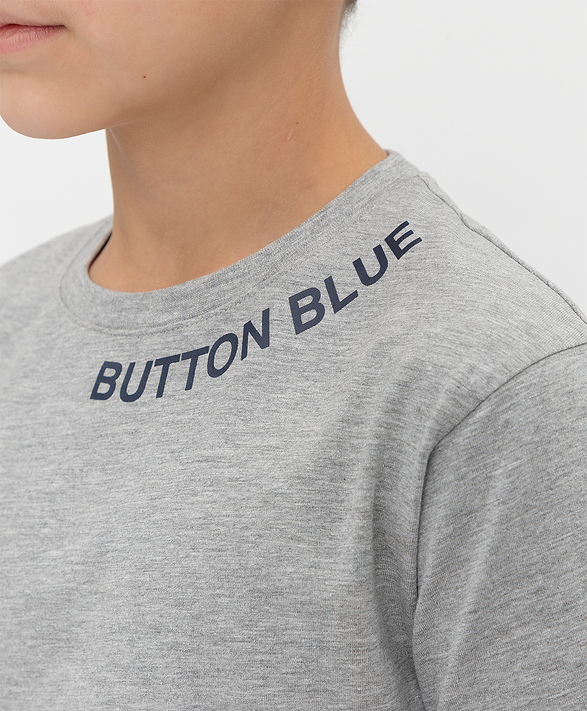 фото Серая футболка button blue