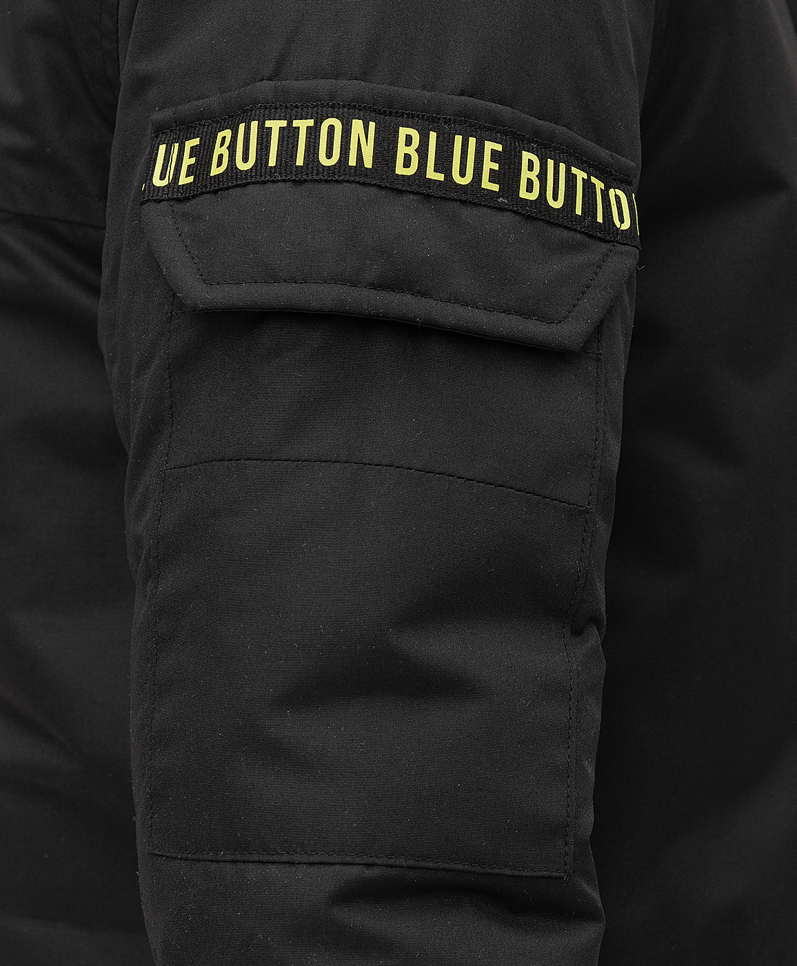 фото Черное полупальто button blue