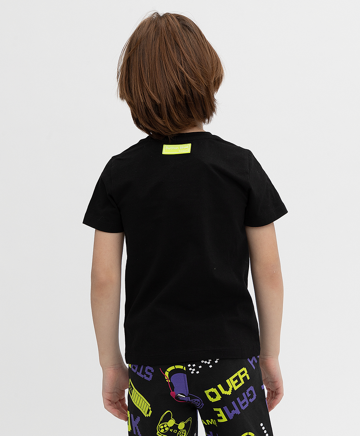 фото Черная футболка button blue