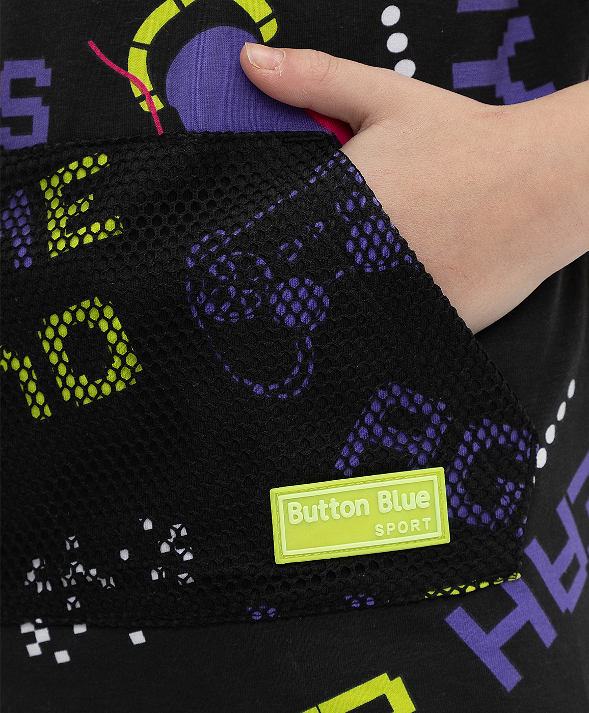 фото Черная футболка button blue