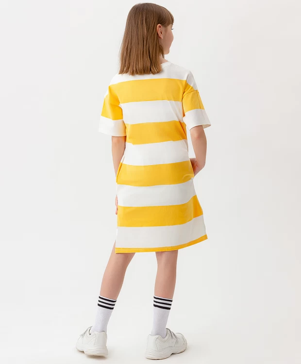 Платье-футболка с боковыми разрезами в полоску Button Blue (152), размер 152, цвет желтый Платье-футболка с боковыми разрезами в полоску Button Blue (152) Оверсайз - фото 3