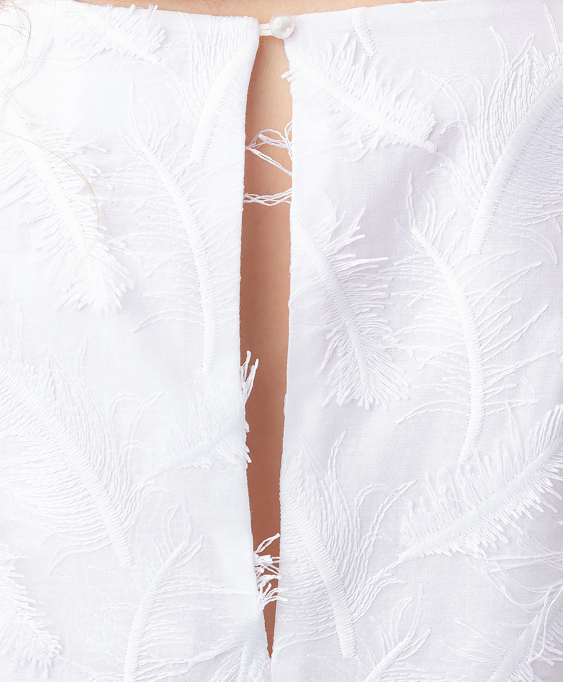 фото Платье с вышивкой в виде перьев белое button blue