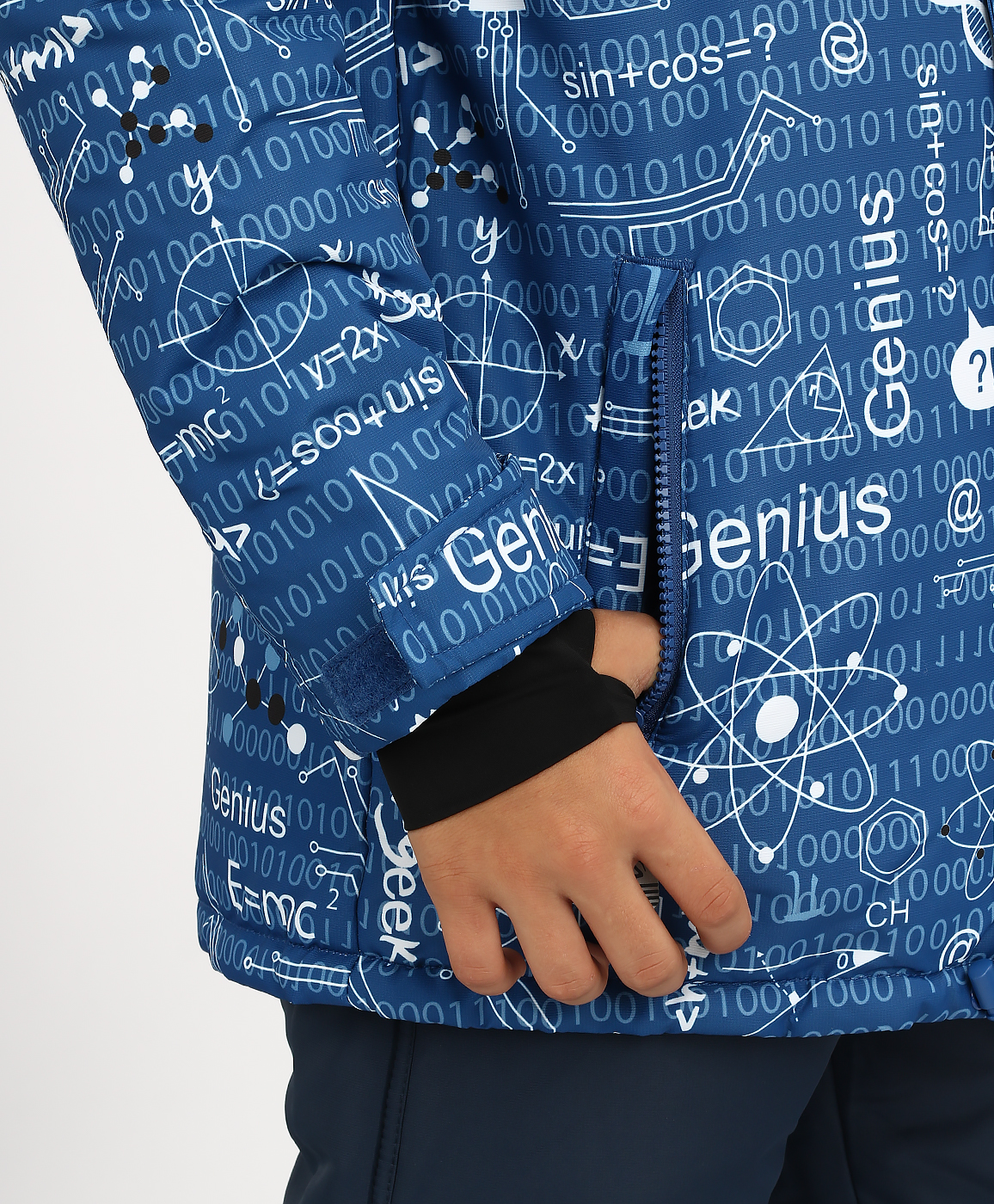 синий цвет pantone. бутон блю одежда. фирма button blue. пальто button blue розовое. баттон блю лето 2020.