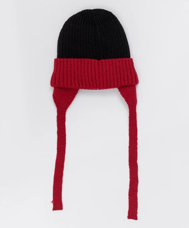 фото Красно-черная шапка с завязками button blue (50)
