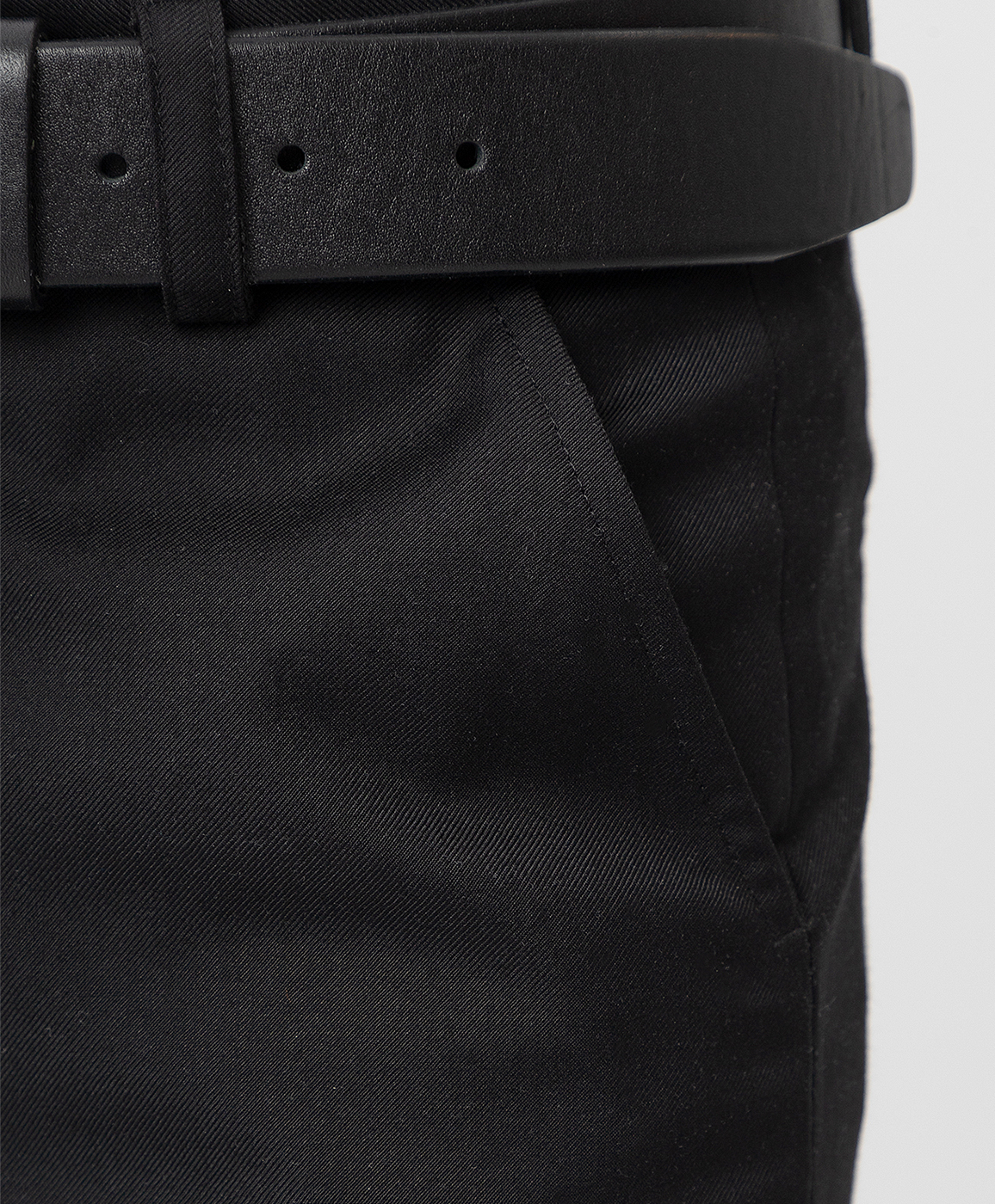 фото Брюки зауженные черные button blue