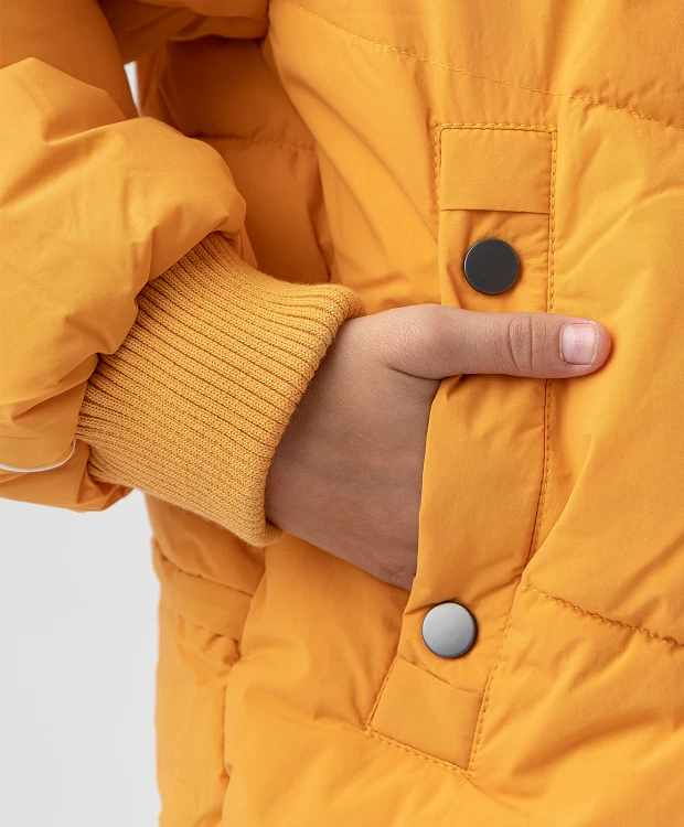 фото Пальто зимнее с капюшоном желтое button blue (122)