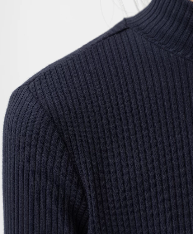Водолазка трикотажная однотонная синяя Button Blue